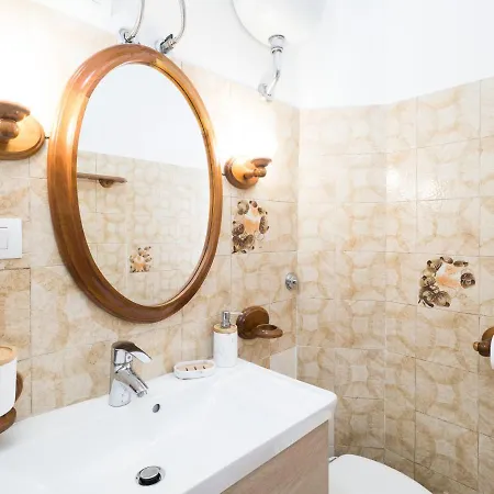 Merulana Luxury Apartment