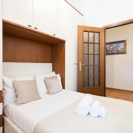 Merulana Luxury Apartment